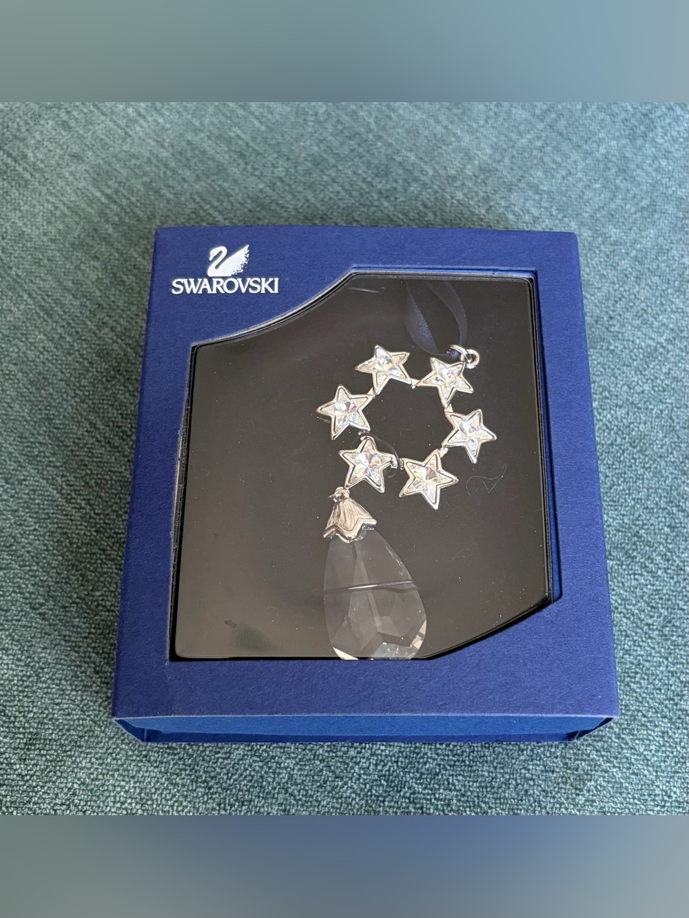 Swarovski Star Wreath Hanging Ornament with Teardrop Crystal